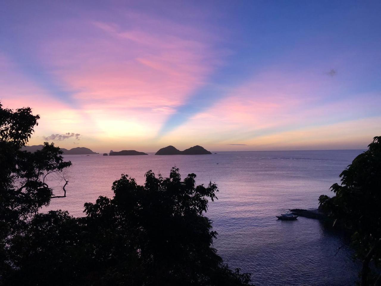 Sunny Island Resort (Adults Only) เอลนิโด ภายนอก รูปภาพ