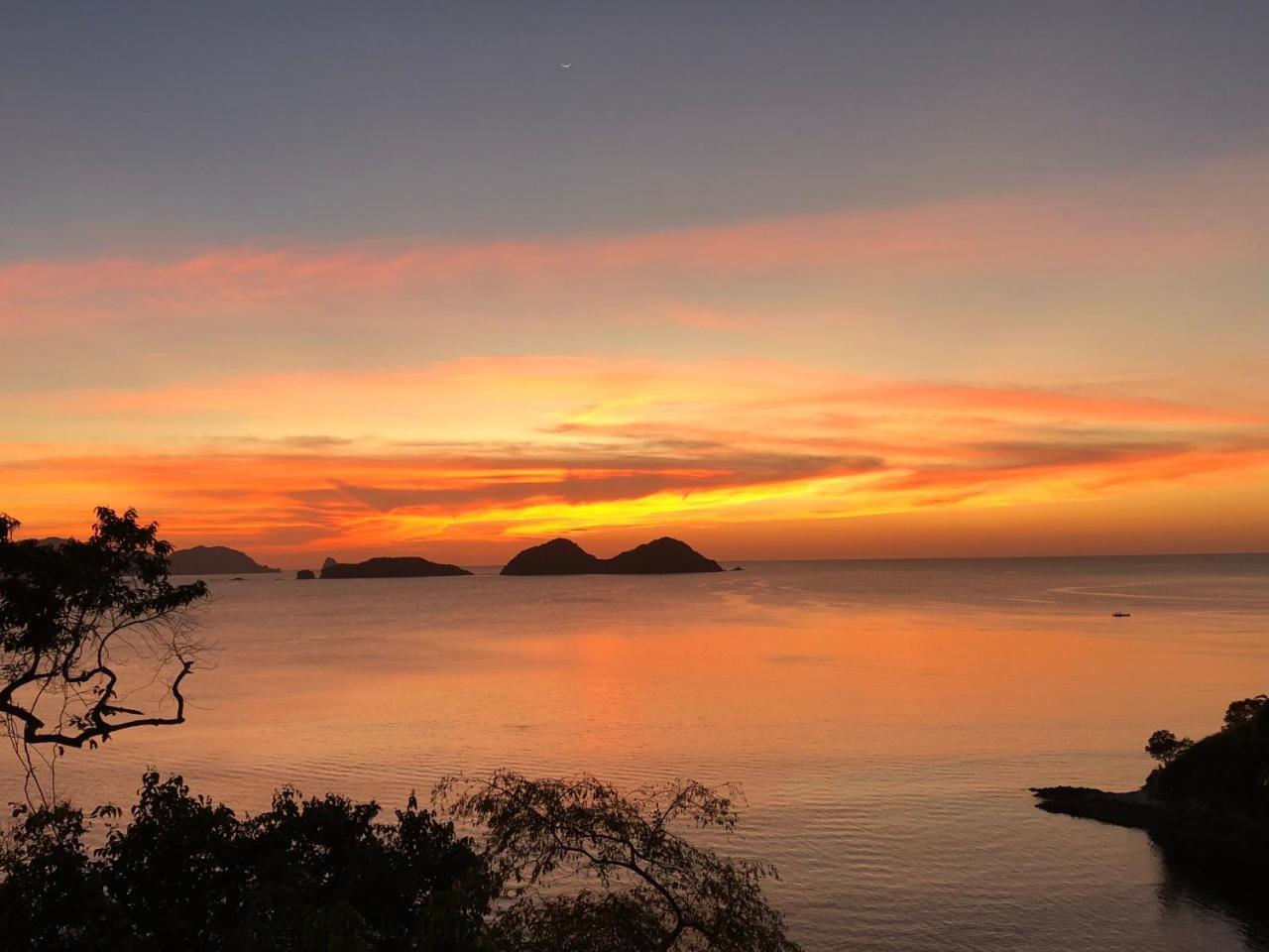 Sunny Island Resort (Adults Only) เอลนิโด ภายนอก รูปภาพ